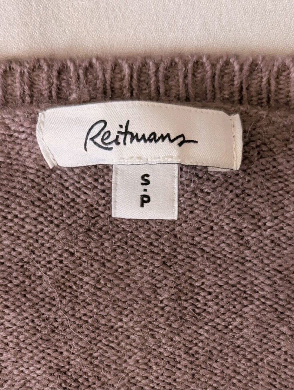 Reitmans Size Small, EUC, Lace Detail V-Neck Sweater, Dusty Mauve, Lightweight - Picture 5 of 7
